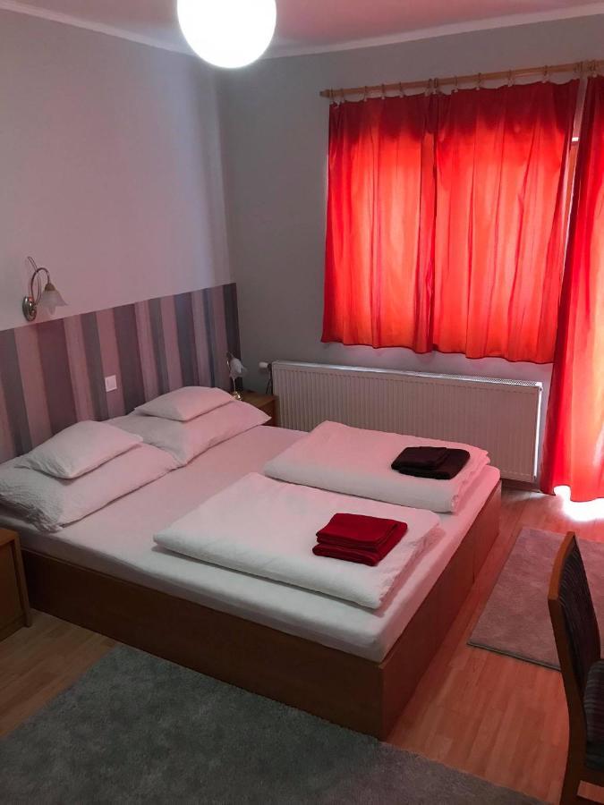 Hunyadi Panzio-Apartman Makó 外观 照片
